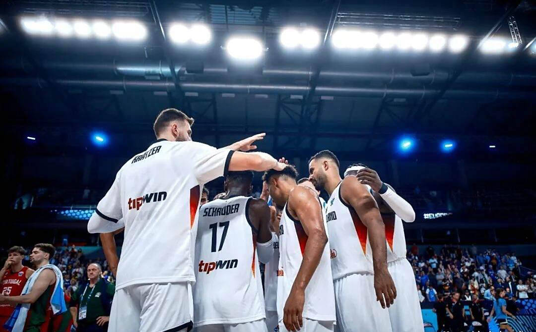 晋级下一阶段引发热议！，字母哥在加拿大队比赛中险胜再创辉煌时刻的简单介绍-九游体育app