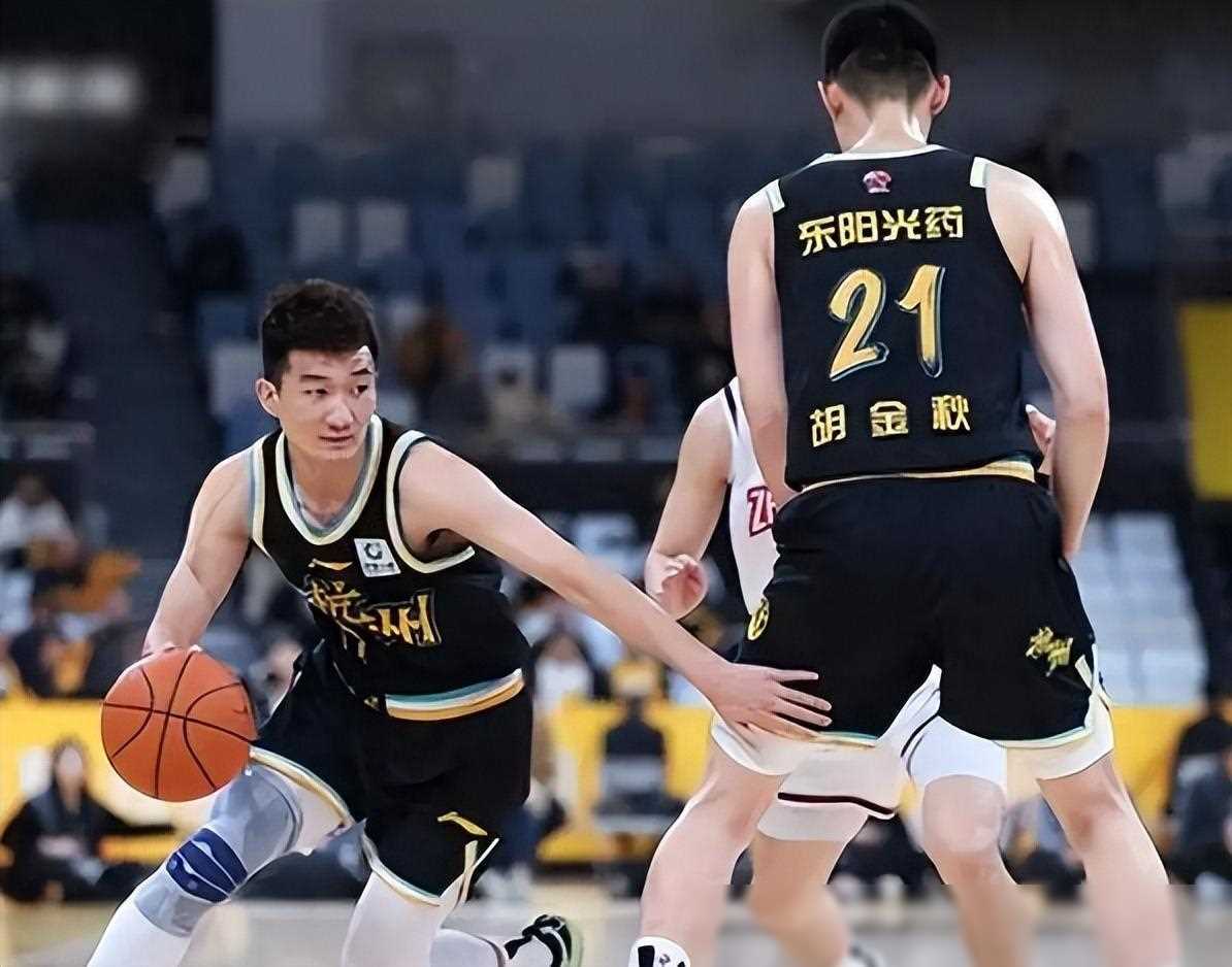 包含费耶诺德训练开放日；关键时刻回应争议引欢呼；CBA季后赛在即；赛季目标并未改变的词条-九游体育官网